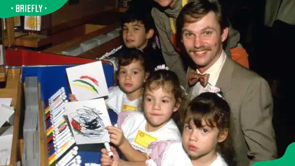 Richard Thomas with daughters Gwyneth, Pilar and Barbara