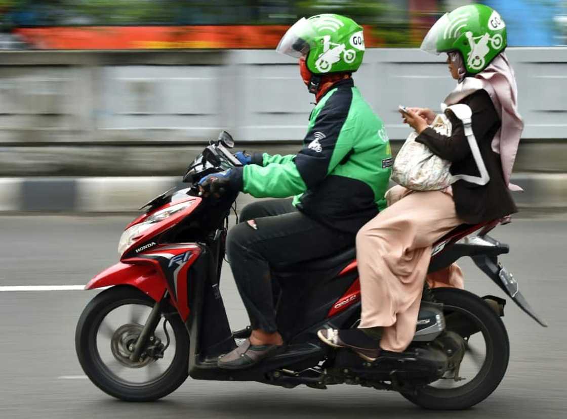 Ride-hailing drivers in Indonesia are angry at rising fuel costs that have not been covered by their employers Ride-hailing drivers in Indonesia are angry at rising fuel costs that have not been covered by their employers
