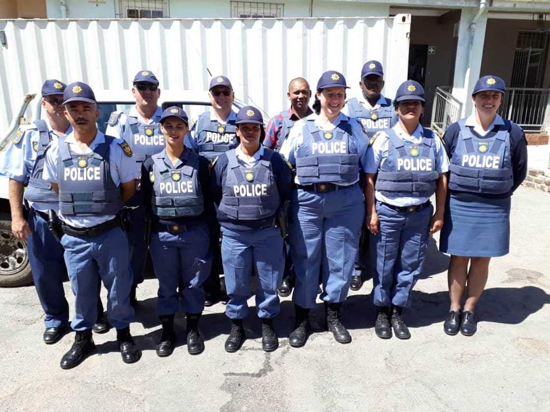 How much does a police officer earn in South Africa?