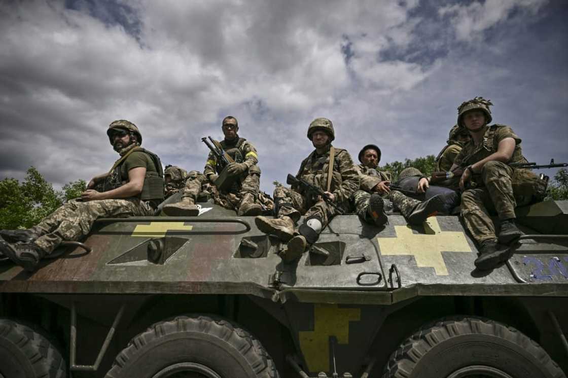 Sloviansk's mayor says he doesn't interfere in military matters although he is in contact with the army every day Sloviansk's mayor says he doesn't interfere in military matters although he is in contact with the army every day