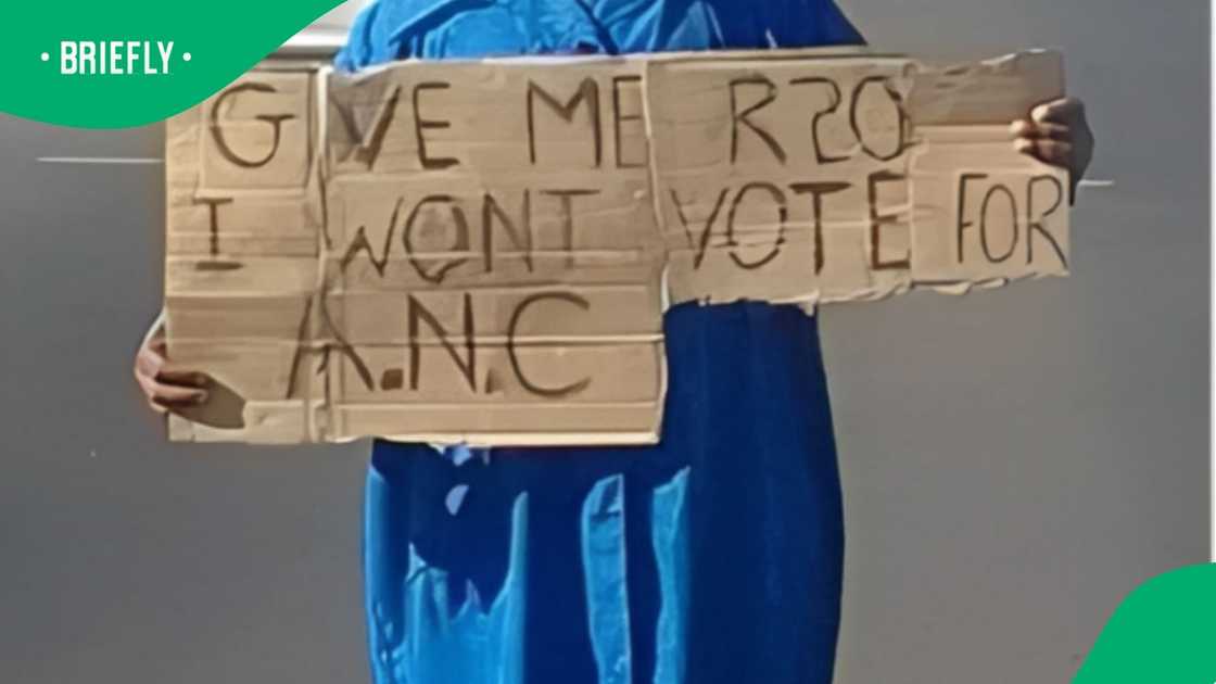 Man employs humour to beg for money Man employs humour to beg for money