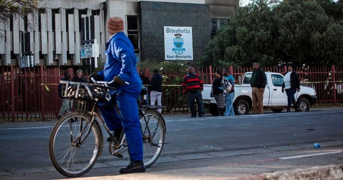 Manager of service, Grade 11, Ditsobotla Municipality, trending, online Manager of service, Grade 11, Ditsobotla Municipality, trending, online