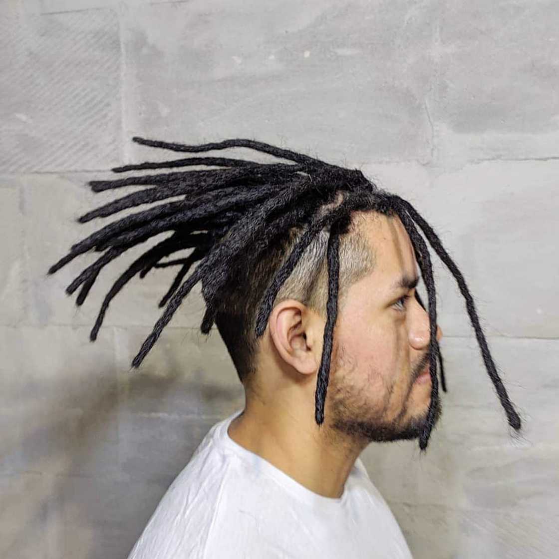 How do you style dreads for men?