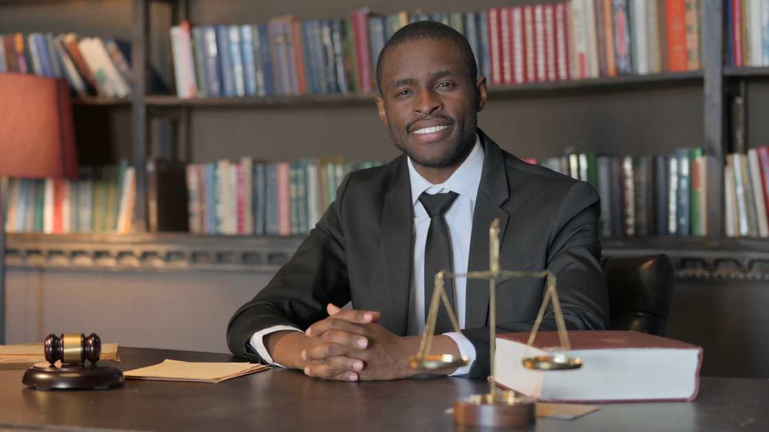 Becoming a lawyer in South Africa Becoming a lawyer in South Africa