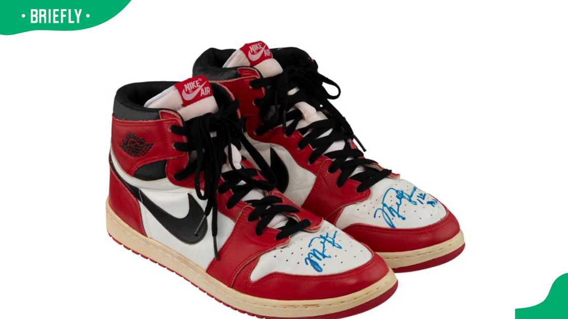 Game-Worn, Dual-Signed Air Jordan 1 “Chicago” Game-Worn, Dual-Signed Air Jordan 1 “Chicago”