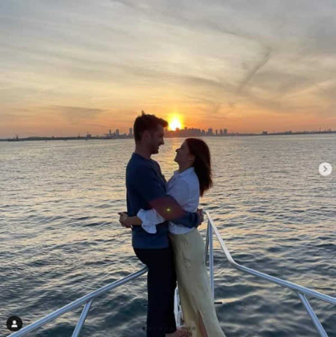 Carter Comstock: age, wife, house, photos, career, profiles, net worth Carter Comstock: age, wife, house, photos, career, profiles, net worth