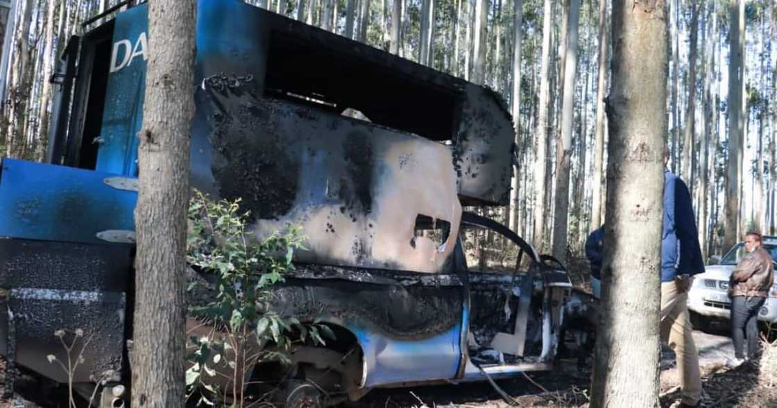 Democratic Alliance, DA, Staff, Hijacked, Abducted, Campaign vehicle, Richmond, KwaZulu Natal, KZN,
Set alight, Police, Investigating, Damage to property Democratic Alliance, DA, Staff, Hijacked, Abducted, Campaign vehicle, Richmond, KwaZulu Natal, KZN,
Set alight, Police, Investigating, Damage to property