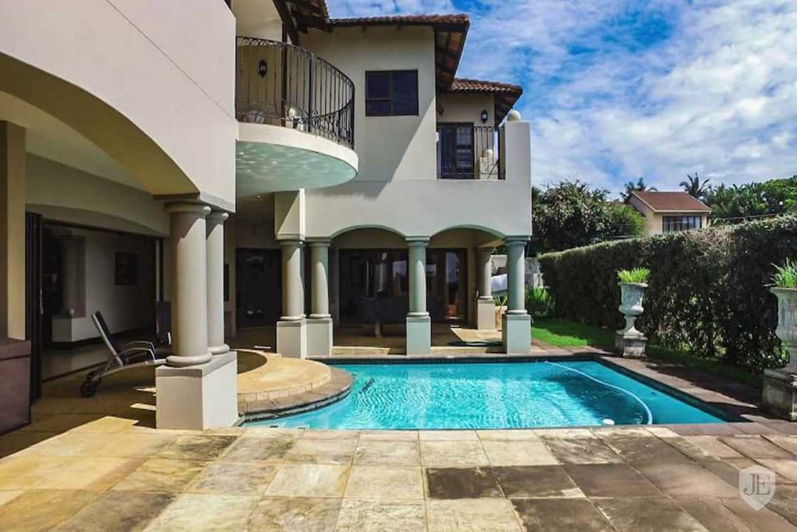 mansions in south africa for sale
biggest house in south africa
most expensive house in cape town
mansions in south africa for sale