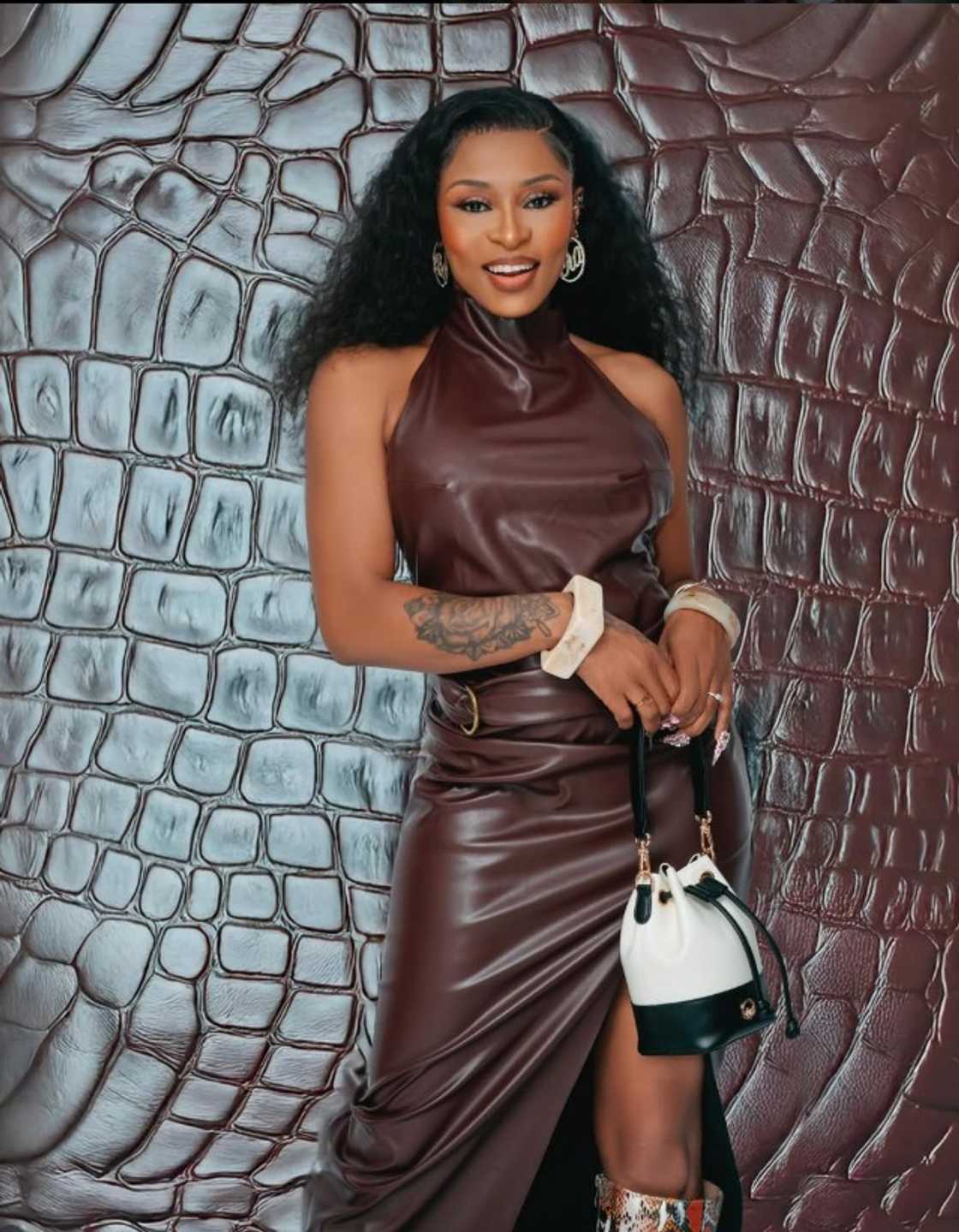 DJ Zinhle only wears her brand, Era