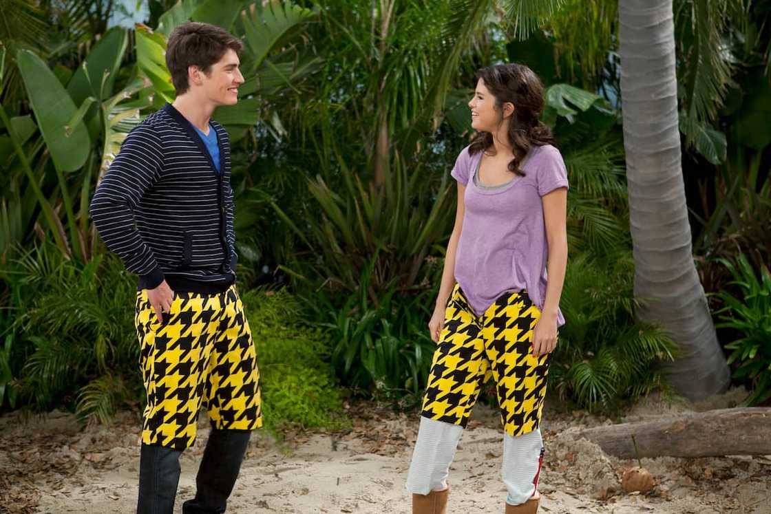 Disney channel fashion Disney channel fashion