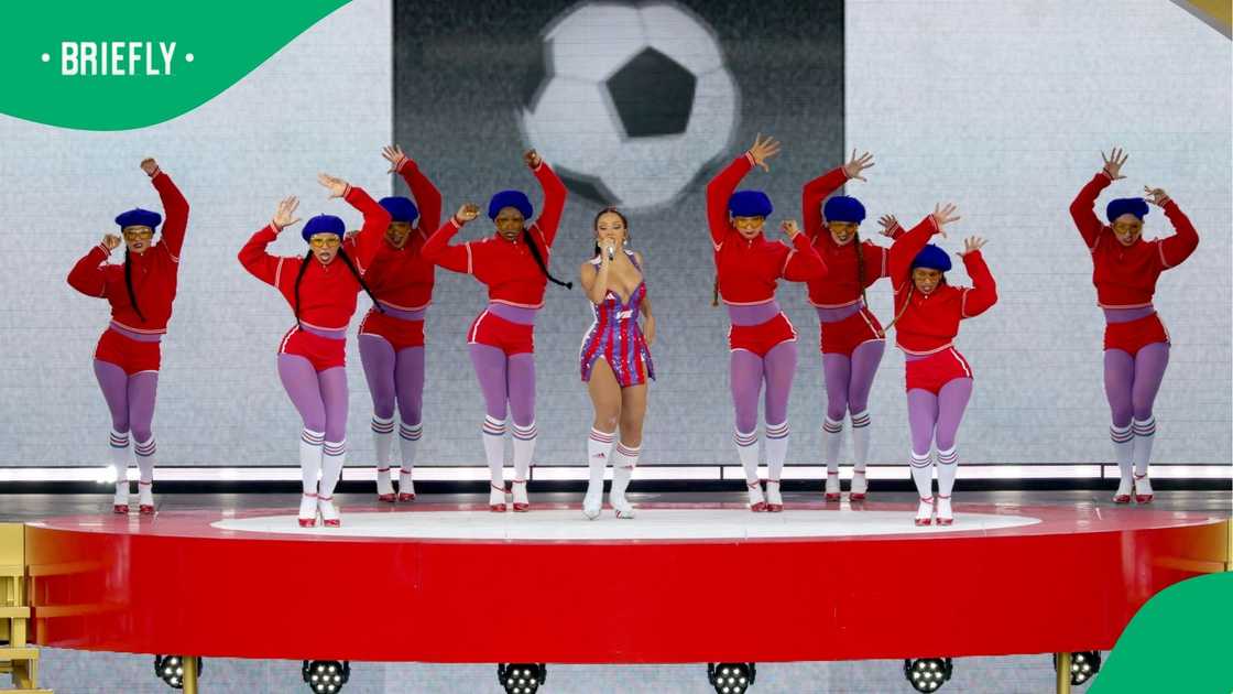 Image of Doja cat performing at a halfime show at the FIFA Club World Cup