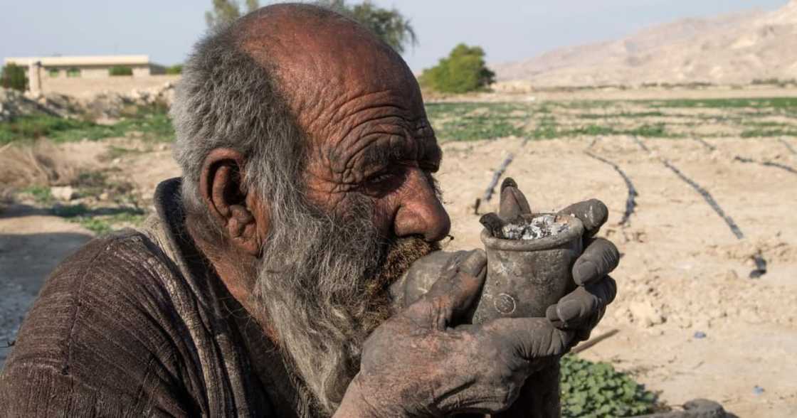Amou Haji, No bath, 67 years, World's dirtiest man, 87-year-old Amou Haji, No bath, 67 years, World's dirtiest man, 87-year-old