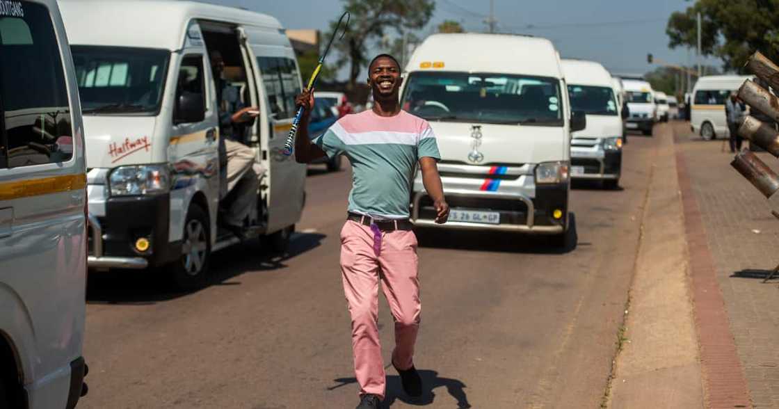 Taxi Associations, Tshwane, looting, protests, Gauteng, KwaZulu-Natal, malls, shopping centres Taxi Associations, Tshwane, looting, protests, Gauteng, KwaZulu-Natal, malls, shopping centres