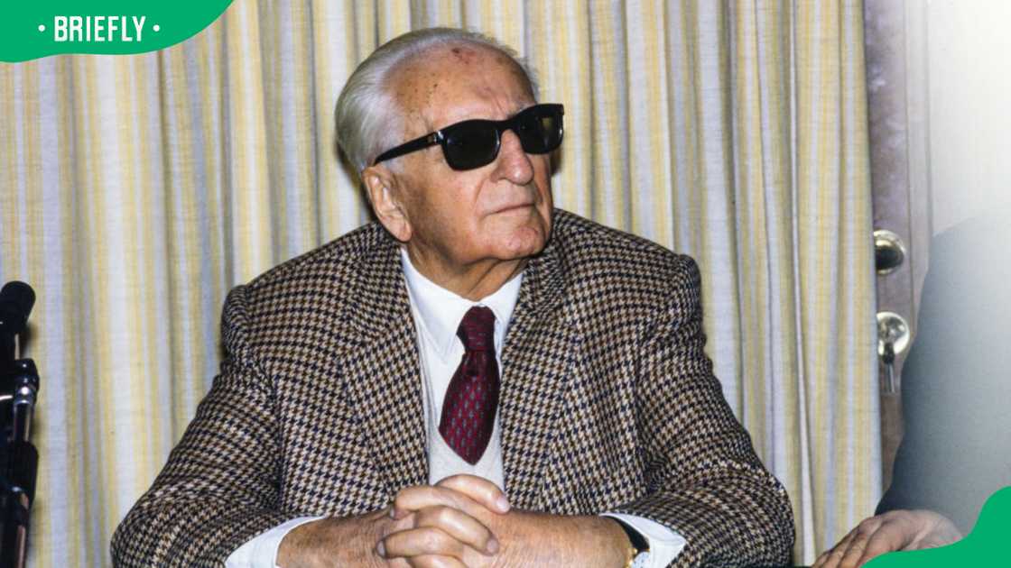 Enzo Ferrari at the signing of the Concorde Agreement, Maranello