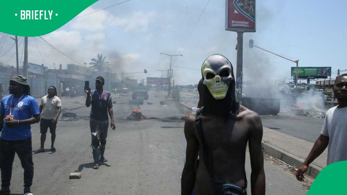 The government of South Africa called on Mozambique to consider talks to address the unrest The government of South Africa called on Mozambique to consider talks to address the unrest