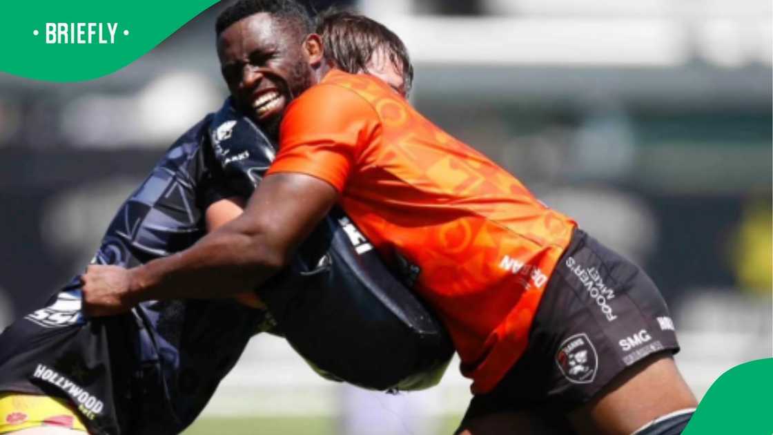 Siya Kolisi and Eben Etzebeth in training ahead of Sharks' clash with Lions this weekend.