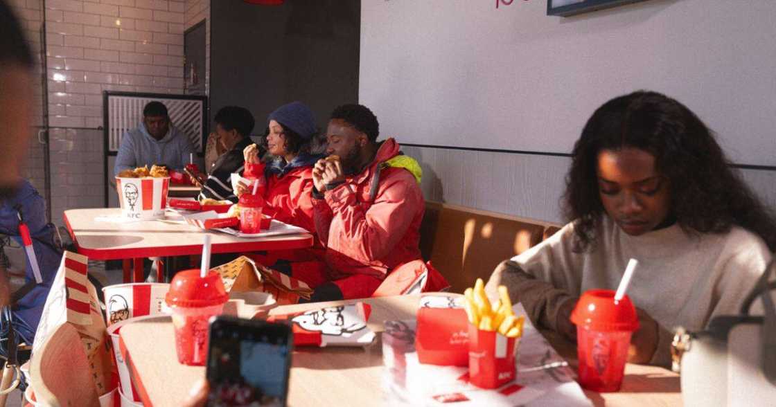 Mysterious activity at Cape Town’s KFC Store Mysterious activity at Cape Town’s KFC Store
