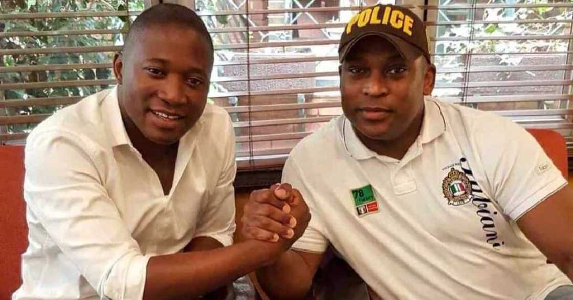 Walter Mokoena paid tribute to Robert Marawa Walter Mokoena paid tribute to Robert Marawa