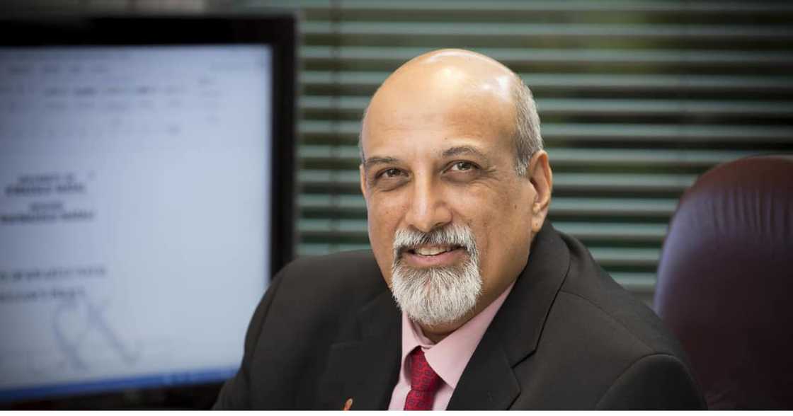 Prof Salim Abdool Karim clears the air over Covid-19 SA variant Prof Salim Abdool Karim clears the air over Covid-19 SA variant