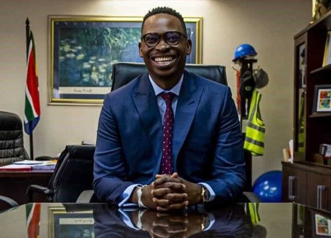 Bongani Baloyi: age, family, education, qualifications, resignation, profiles Bongani Baloyi: age, family, education, qualifications, resignation, profiles
