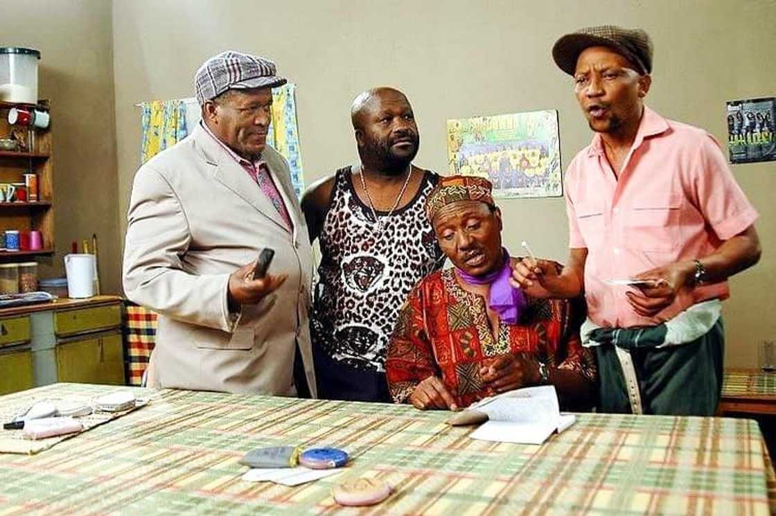 who died emzini wezinsizwa? who died emzini wezinsizwa?