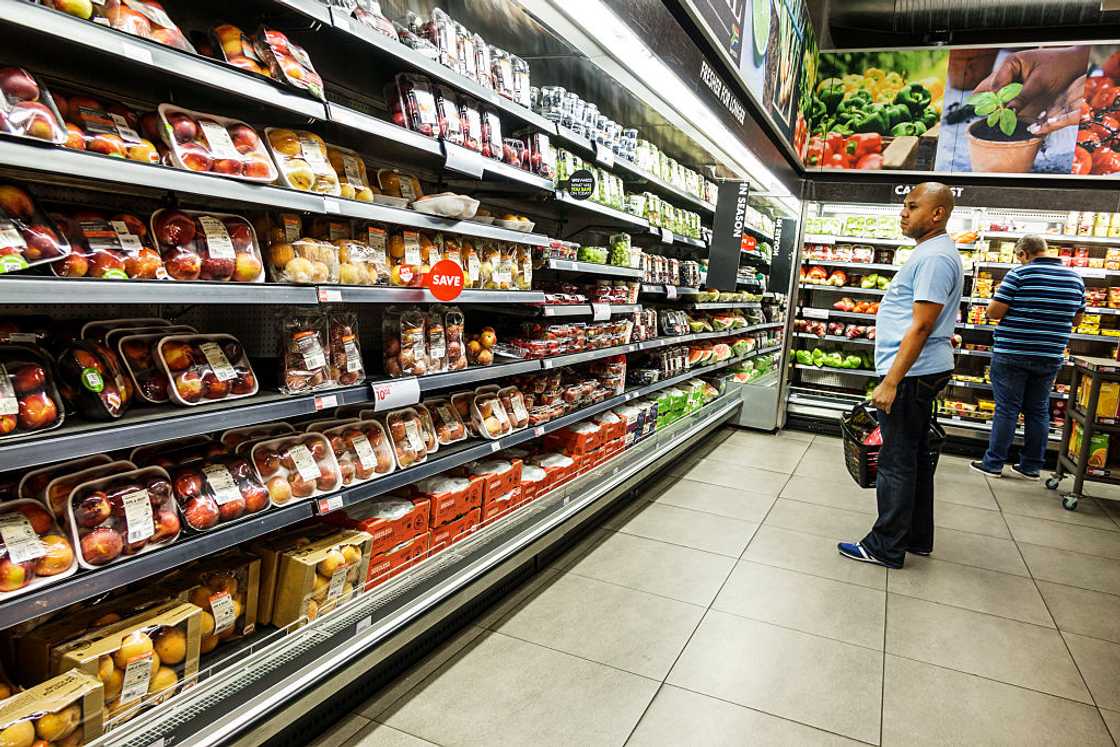 South Africans debate about reasonable cost of groceries South Africans debate about reasonable cost of groceries