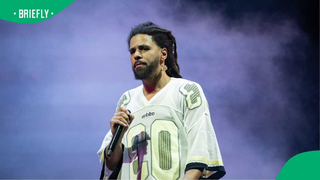 J. Cole fans are eager to watch the rapper perform live J. Cole fans are eager to watch the rapper perform live