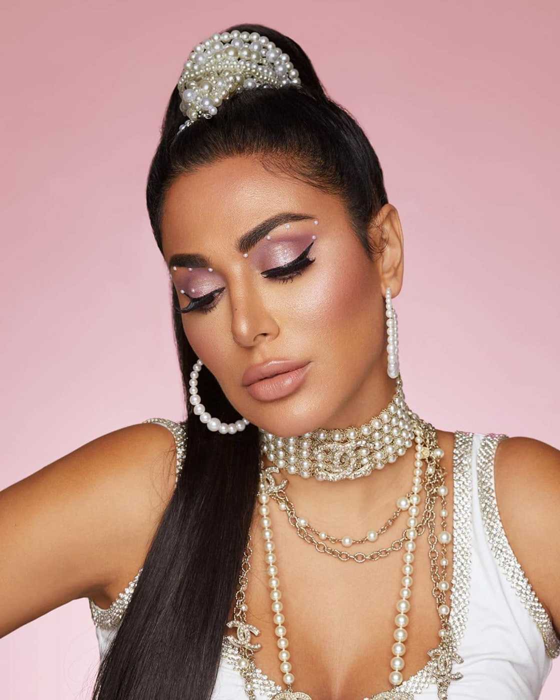 Huda Kattan bio: age, children, husband, pictures, net worth, house ...