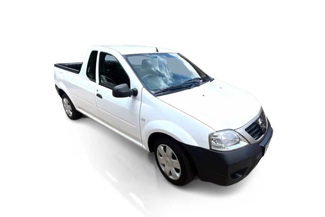 Nissan NP200