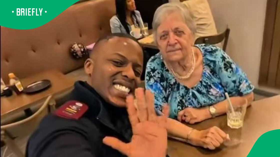 A nurse and his favourite nurse went viral A nurse and his favourite nurse went viral