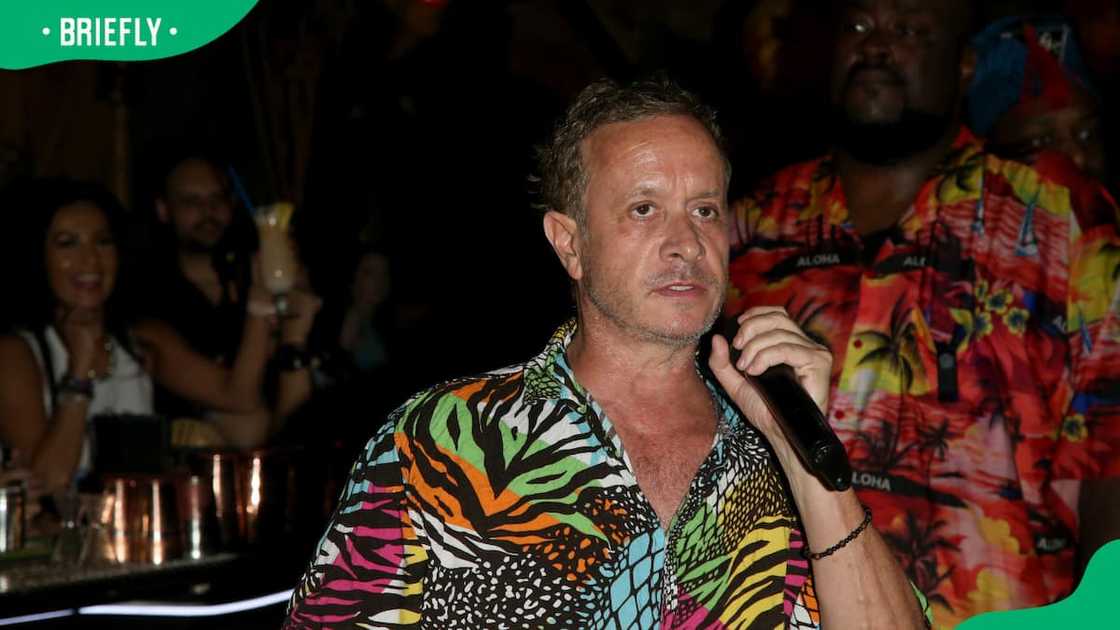 Is Pauly Shore gay? Is Pauly Shore gay?