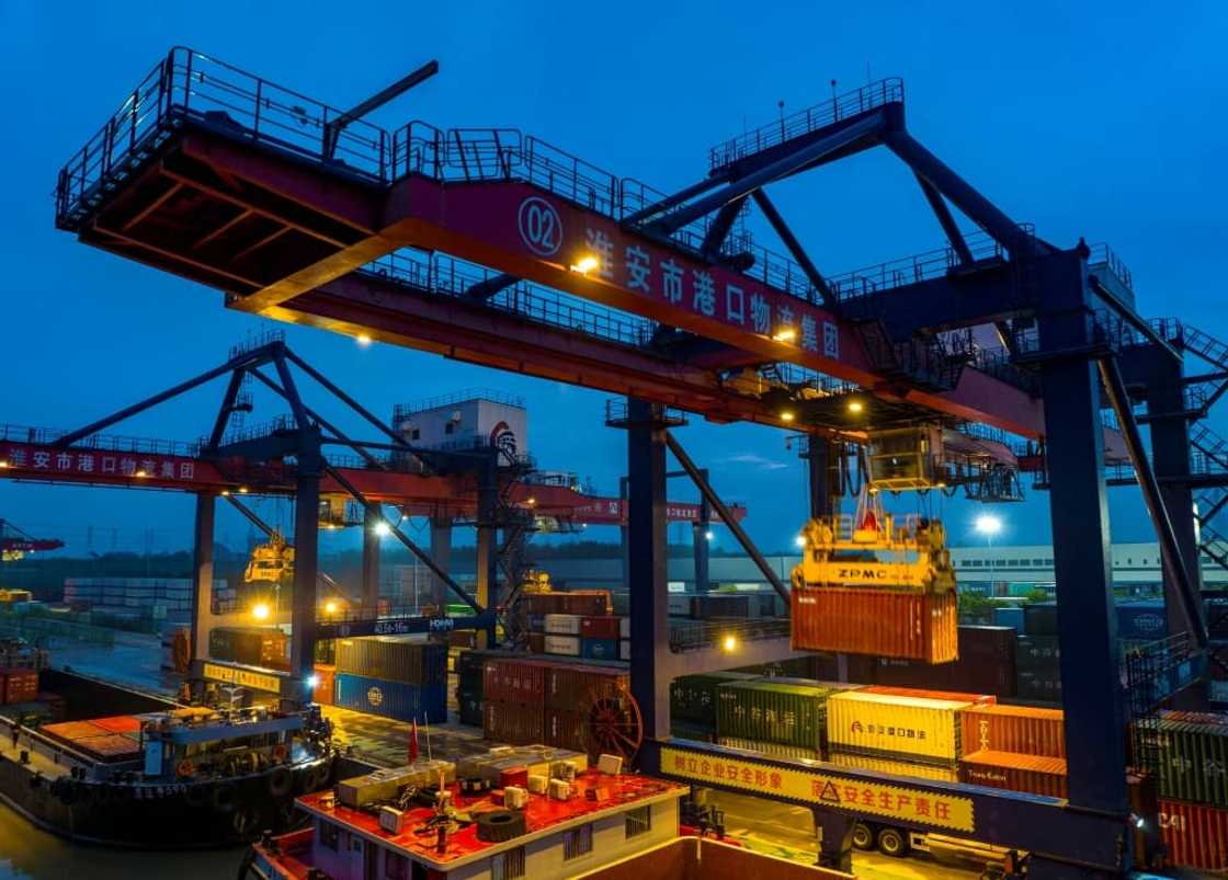 Global trade could decline by as much as 2.8 percent next year or grow up to 4.6 percent, WTO economists believe Global trade could decline by as much as 2.8 percent next year or grow up to 4.6 percent, WTO economists believe