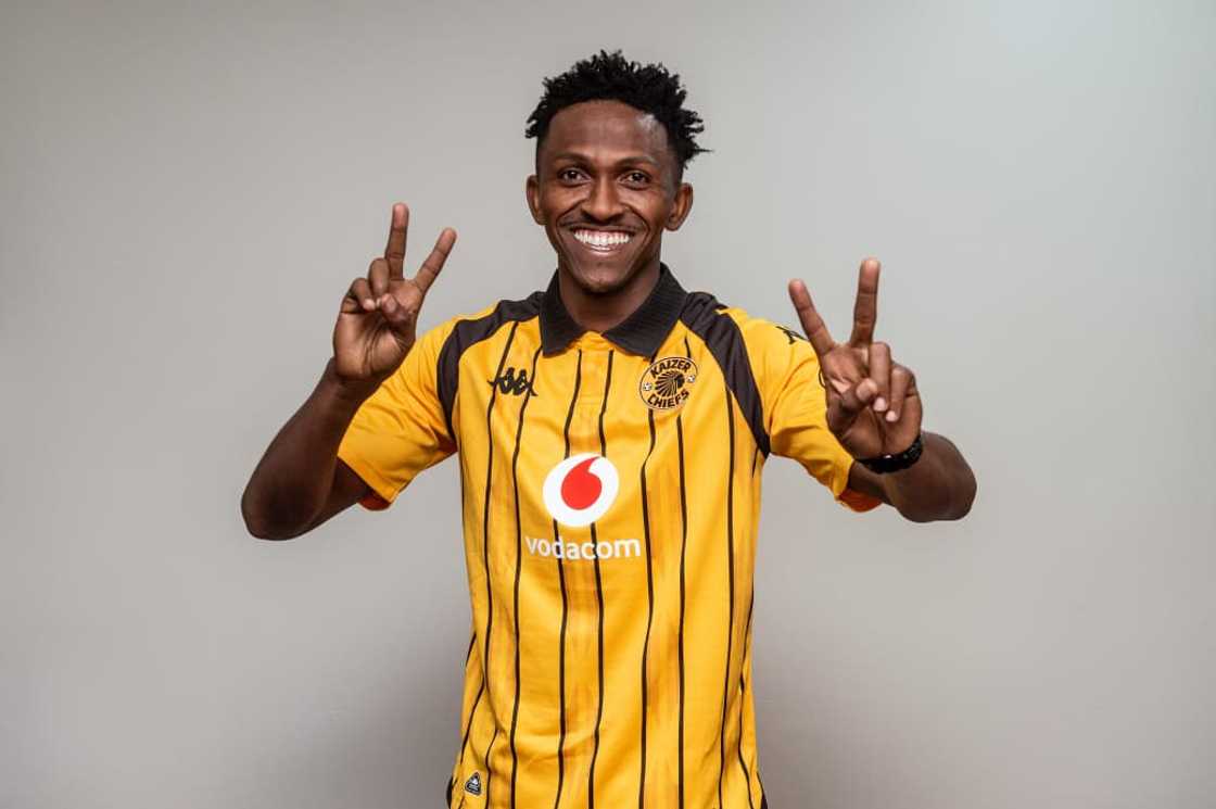 Kaizer Chiefs, Tanzania, Adolf Mtsingwa Bitegeko. Kaizer Chiefs, Tanzania, Adolf Mtsingwa Bitegeko.