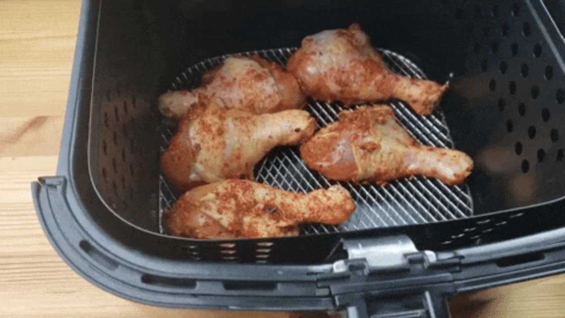 Cooking chicken drumsticks