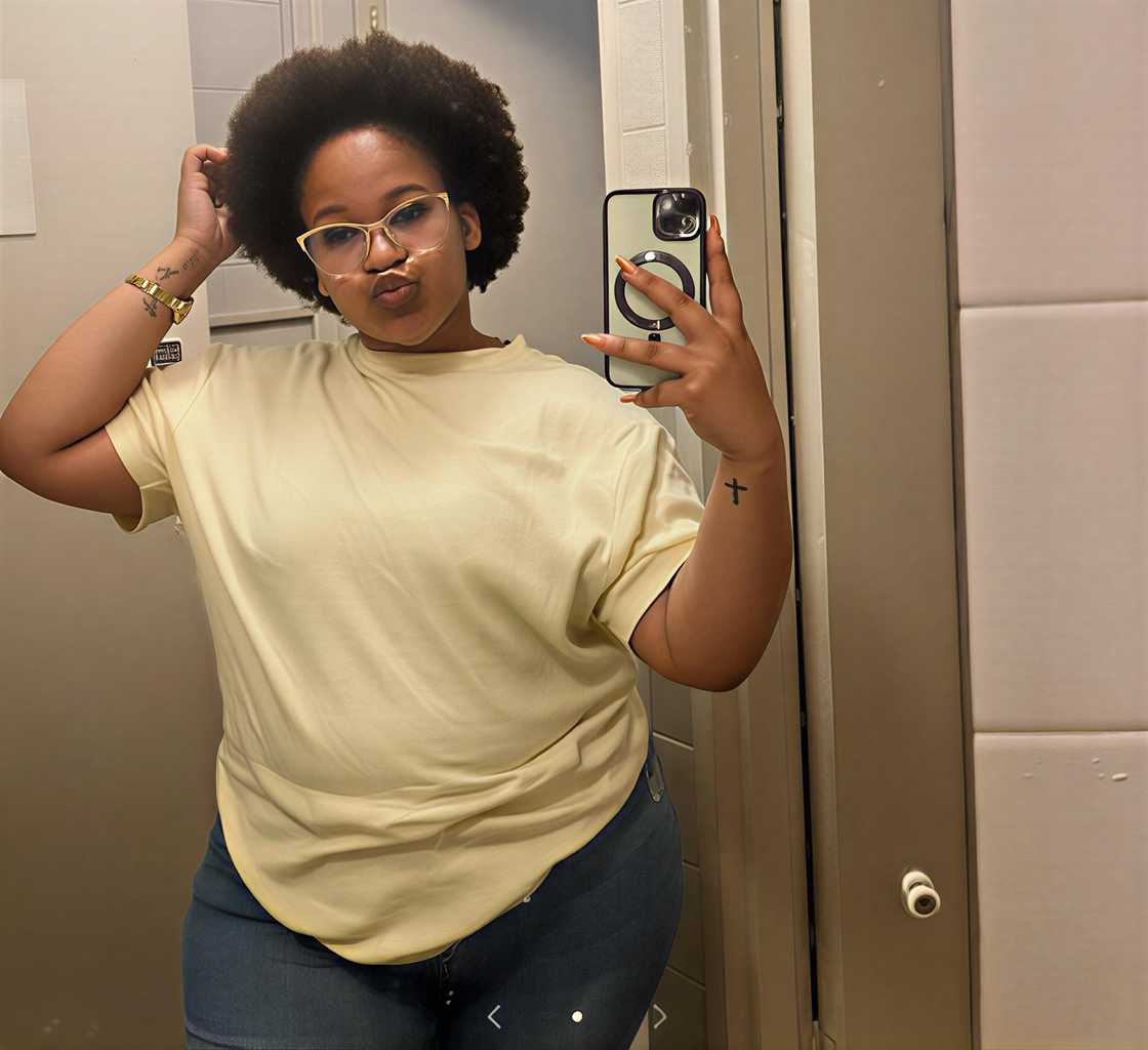 Others were amazed by the child's musicality and hand gestures while singing