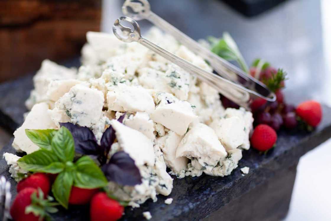 Blue cheese and berries charcuterie board Blue cheese and berries charcuterie board