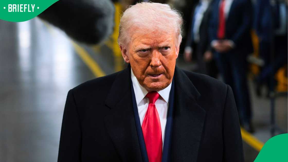 Donald Trump showed a Michigan man the middle finger Donald Trump showed a Michigan man the middle finger