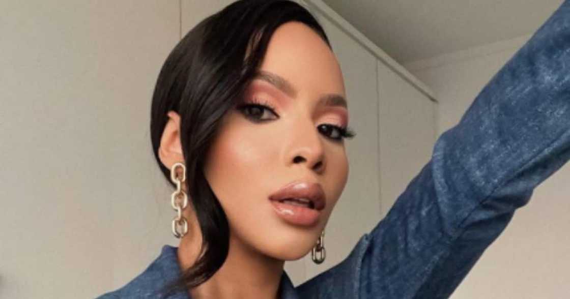 “Upreg?”: Thuli P Thinks She Has Food Poisoning, SA Jokes She Might Be Expecting