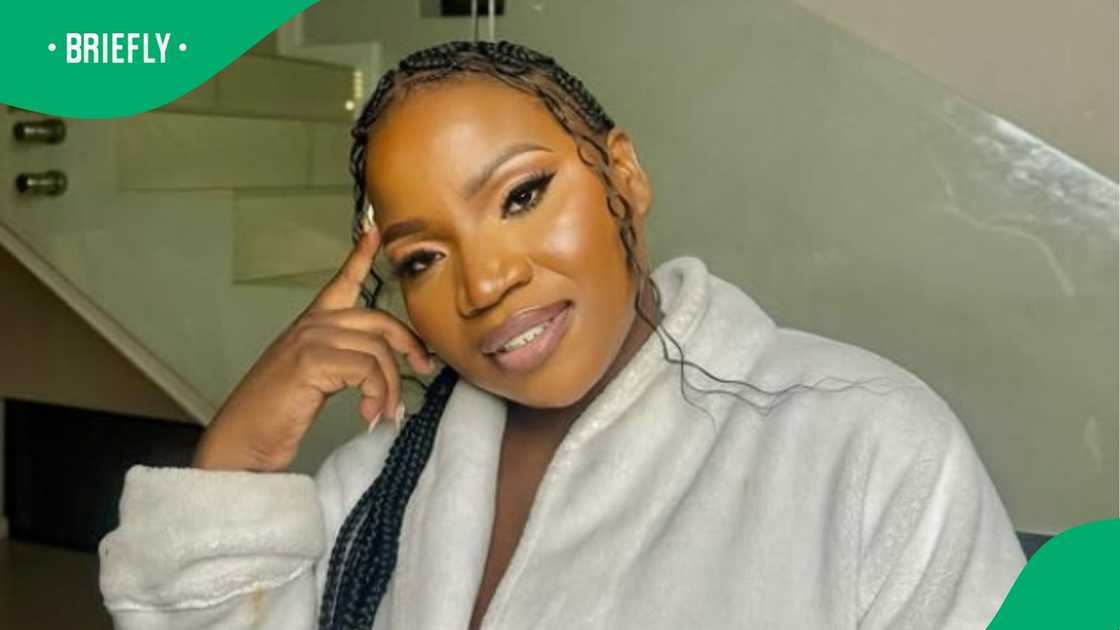 Fans defend Makhadzi amid allegations of fake luxury bag. Fans defend Makhadzi amid allegations of fake luxury bag.