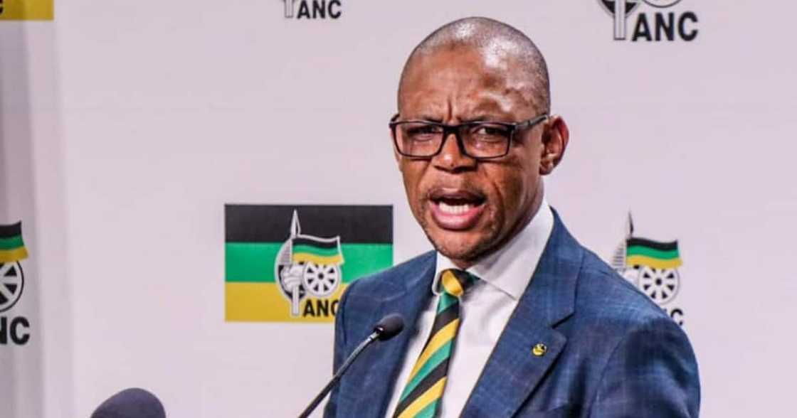 Ace Magashule resolute in his defence: "My blood is green and gold" Ace Magashule resolute in his defence: "My blood is green and gold"