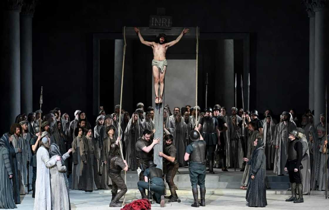 The only prerequisite for taking part in the five-hour show is that you were born in Oberammergau or have lived there for at least 20 years The only prerequisite for taking part in the five-hour show is that you were born in Oberammergau or have lived there for at least 20 years