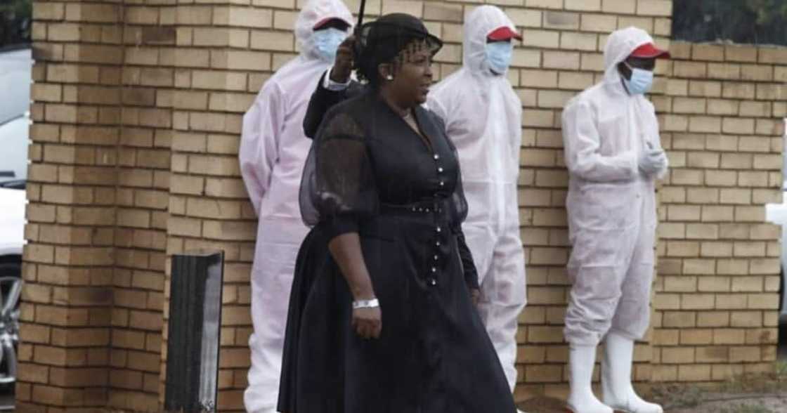 "She Must Be Arrested": SA Reacts Angrily to Maskless Mpumalanga MP "She Must Be Arrested": SA Reacts Angrily to Maskless Mpumalanga MP