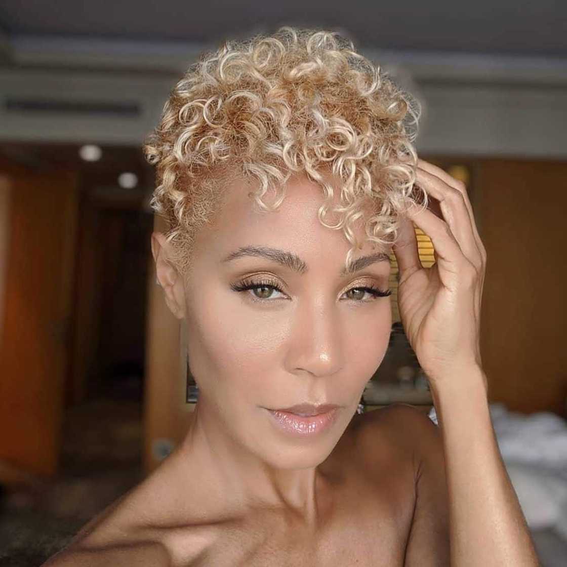 25 Cute short curly hairstyles for black women to try in 2020 25 Cute short curly hairstyles for black women to try in 2020