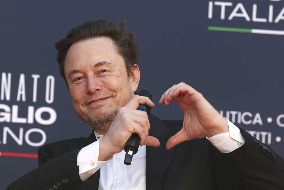 Social media users advised Ashley not to use her baby to fight her battles with Elon Social media users advised Ashley not to use her baby to fight her battles with Elon