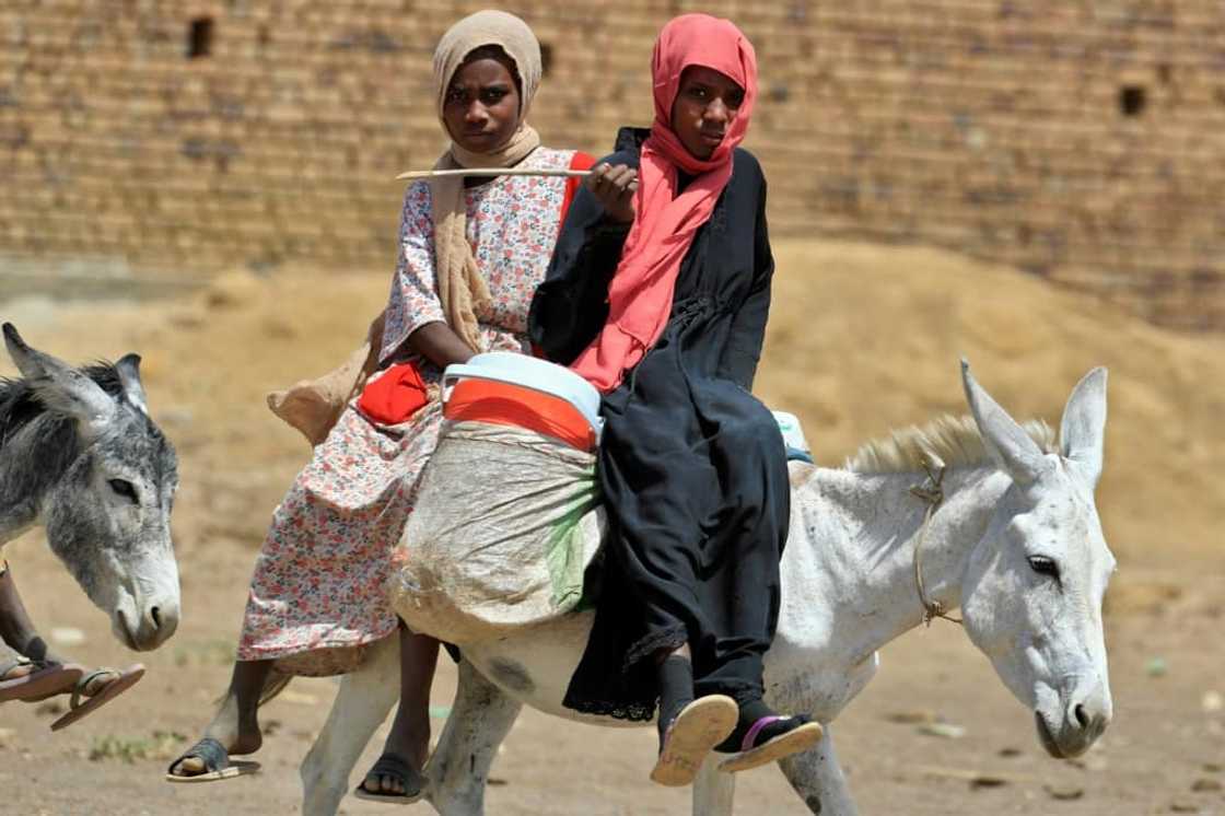 Over 18 million people, nearly half the Sudanese population, are expected to be pushed into extreme hunger by September, according to United Nations estimates Over 18 million people, nearly half the Sudanese population, are expected to be pushed into extreme hunger by September, according to United Nations estimates