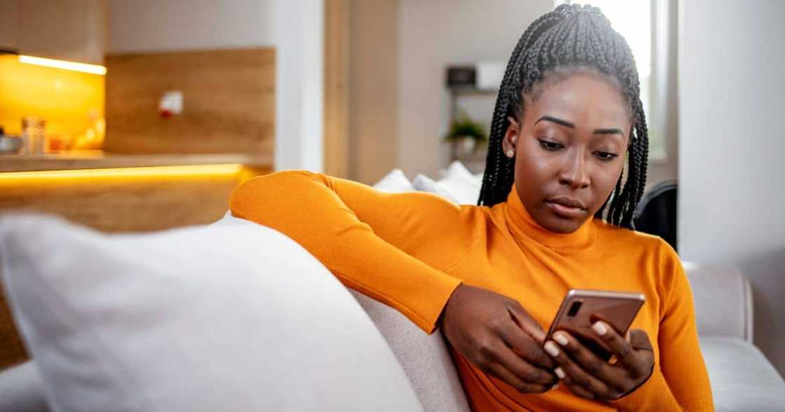 Dating, Relationships, Mzansi, Frustrated Lady, Boyfriend, Never Texts Her First