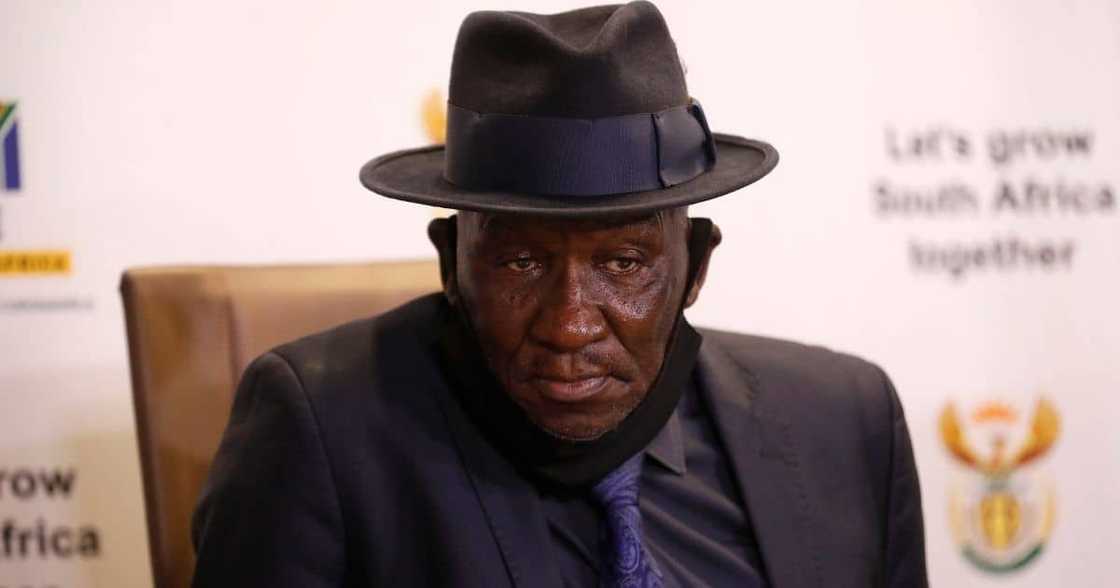 Bheki Cele trends online after he sets bed time for South Africans Bheki Cele trends online after he sets bed time for South Africans