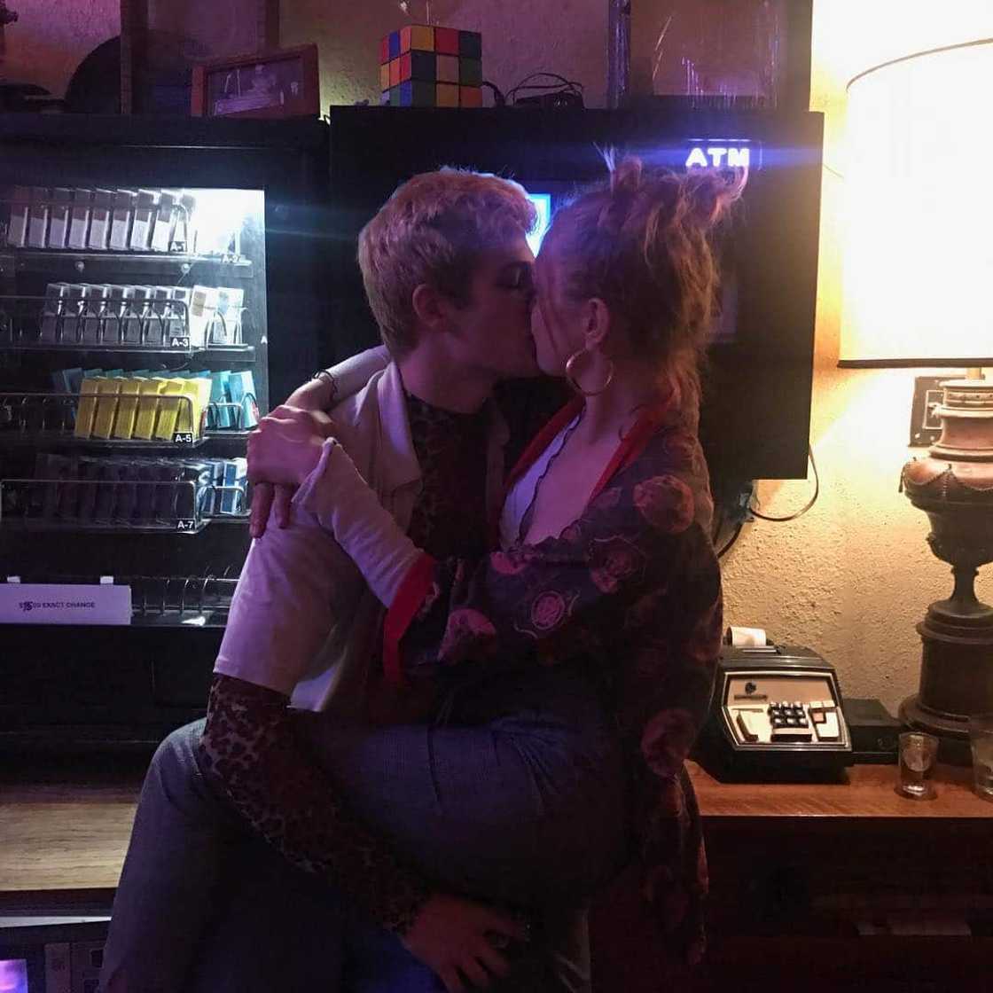 The 100 actress The 100 actress