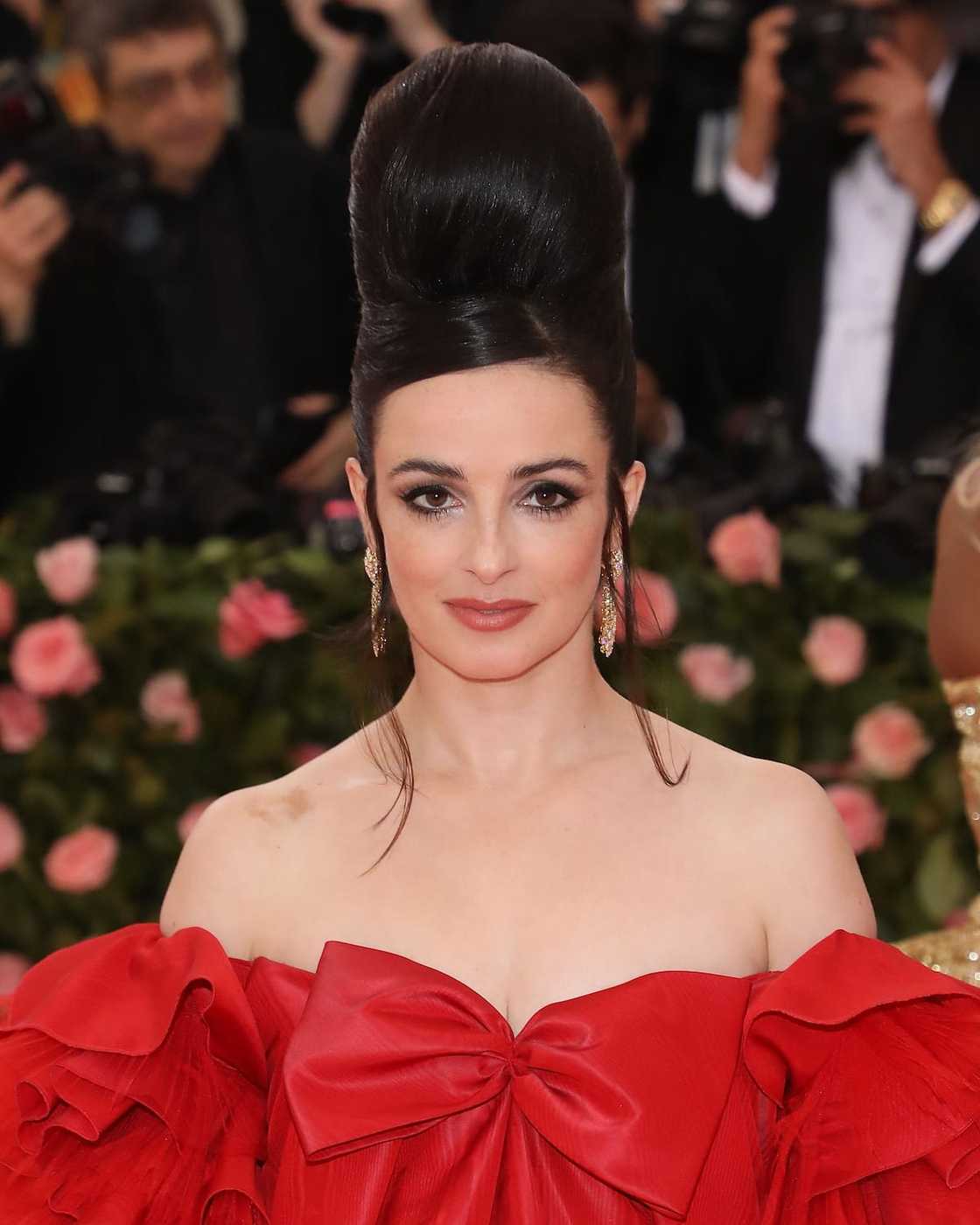 Who plays Jamie’s sister Outlander?