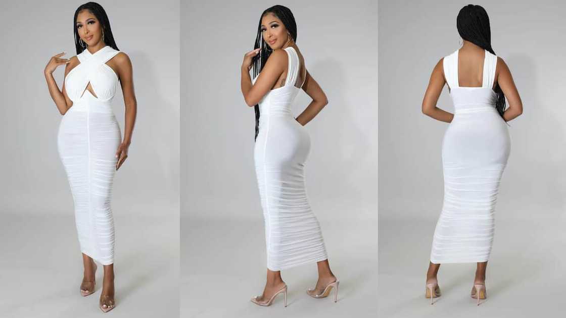 Sleeveless ruched gown with x-neckline and fitting underwire Sleeveless ruched gown with x-neckline and fitting underwire
